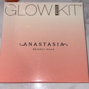 Anastasia Beverly Hills Glow Kit